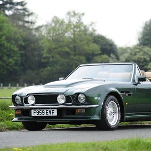 Preview wallpaper aston martin, v8, vantage, 1984, green, side view, cabriolet, trees