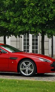 Preview wallpaper aston martin, v8, vantage, 2008, red, side view, cars, building