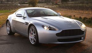 Preview wallpaper aston martin, v8, vantage, 2005, silver, front view, style, nature