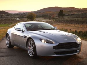 Preview wallpaper aston martin, v8, vantage, 2005, silver, front view, style, nature