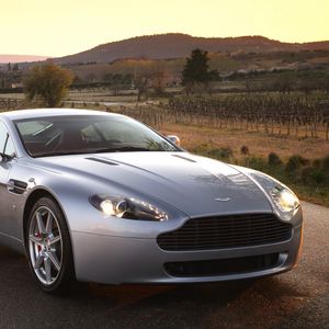 Preview wallpaper aston martin, v8, vantage, 2005, silver, front view, style, nature