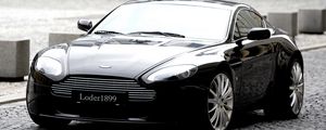Preview wallpaper aston martin, v8, vantage, 2007, black, front view, style, building