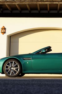 Preview wallpaper aston martin, v8, vantage, 2011, green, side view, auto