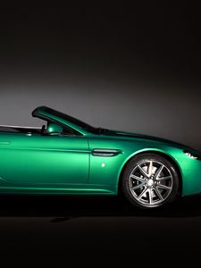Preview wallpaper aston martin, v8, vantage, 2011, green, side view, style