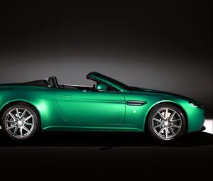 Preview wallpaper aston martin, v8, vantage, 2011, green, side view, style