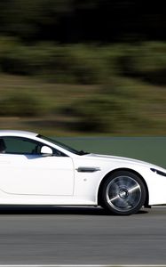 Preview wallpaper aston martin, v8, vantage, 2011, white, side view, cars, speed