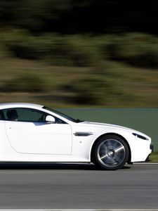 Preview wallpaper aston martin, v8, vantage, 2011, white, side view, cars, speed