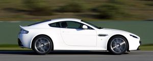 Preview wallpaper aston martin, v8, vantage, 2011, white, side view, cars, speed