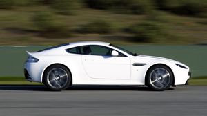 Preview wallpaper aston martin, v8, vantage, 2011, white, side view, cars, speed