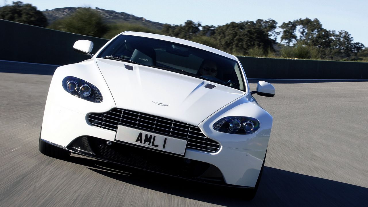 Wallpaper aston martin, v8, vantage, 2011, white, front view, car, asphalt