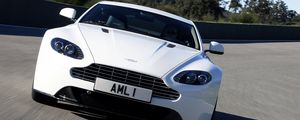 Preview wallpaper aston martin, v8, vantage, 2011, white, front view, car, asphalt