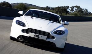 Preview wallpaper aston martin, v8, vantage, 2011, white, front view, car, asphalt