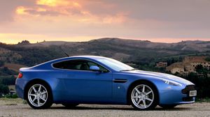 Preview wallpaper aston martin, v8, vantage, 2005, blue, side view, cars, nature