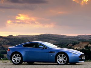 Preview wallpaper aston martin, v8, vantage, 2005, blue, side view, cars, nature