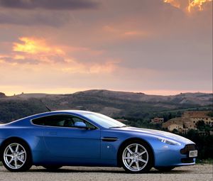 Preview wallpaper aston martin, v8, vantage, 2005, blue, side view, cars, nature