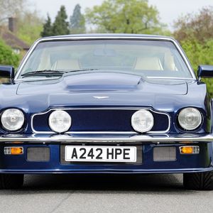 Preview wallpaper aston martin, v8, vantage, 1977, blue, front view, cars, trees