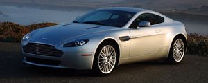 Preview wallpaper aston martin, v8, vantage, 2008, silver, side view, cars, mountains