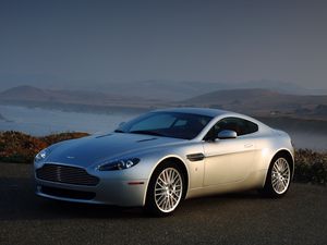 Preview wallpaper aston martin, v8, vantage, 2008, silver, side view, cars, mountains