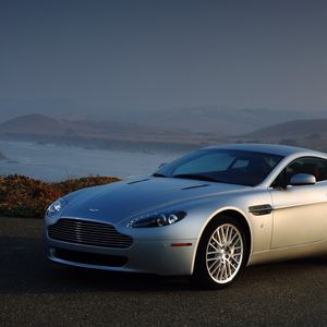 Preview wallpaper aston martin, v8, vantage, 2008, silver, side view, cars, mountains