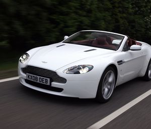 Preview wallpaper aston martin, v8, vantage, 2008, white, front view, cars, speed