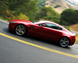 Preview wallpaper aston martin, v8, vantage, 2008, red, side view, style, asphalt