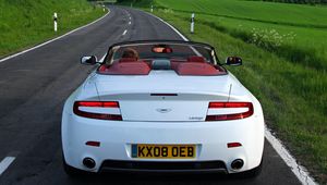 Preview wallpaper aston martin, v8, vantage, 2008, white, rear view, style, nature