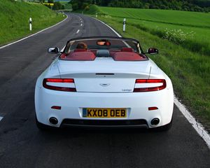 Preview wallpaper aston martin, v8, vantage, 2008, white, rear view, style, nature