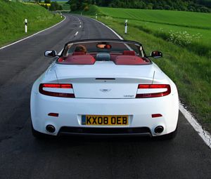 Preview wallpaper aston martin, v8, vantage, 2008, white, rear view, style, nature