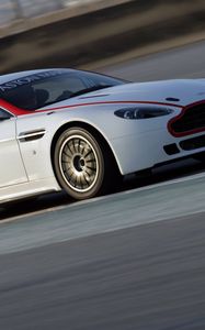 Preview wallpaper aston martin, v8, vantage, 2009, white, side view, cars, speed