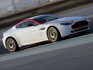 Preview wallpaper aston martin, v8, vantage, 2009, white, side view, cars, speed