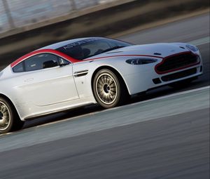 Preview wallpaper aston martin, v8, vantage, 2009, white, side view, cars, speed