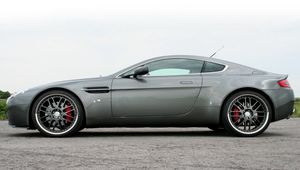 Preview wallpaper aston martin, v8, vantage, 2005, gray, side view, style, sports