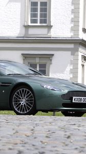 Preview wallpaper aston martin, v8, vantage, 2008, green, side view, style, building
