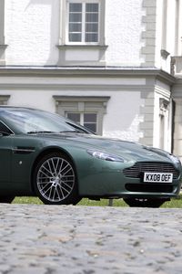 Preview wallpaper aston martin, v8, vantage, 2008, green, side view, style, building