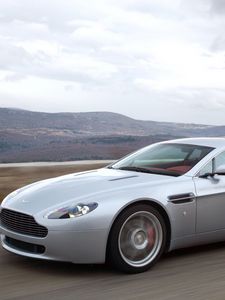 Preview wallpaper aston martin, v8, vantage, 2005, silver, side view, cars, speed