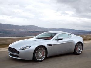 Preview wallpaper aston martin, v8, vantage, 2005, silver, side view, cars, speed