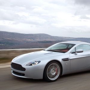 Preview wallpaper aston martin, v8, vantage, 2005, silver, side view, cars, speed