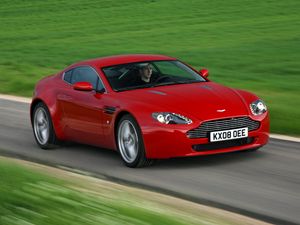 Preview wallpaper aston martin, v8, vantage, 2008, red, front view, grass