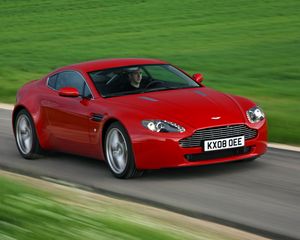 Preview wallpaper aston martin, v8, vantage, 2008, red, front view, grass