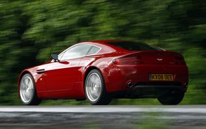 Preview wallpaper aston martin, v8, vantage, 2008, red, side view, trees