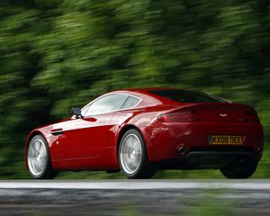 Preview wallpaper aston martin, v8, vantage, 2008, red, side view, trees