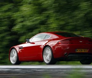 Preview wallpaper aston martin, v8, vantage, 2008, red, side view, trees