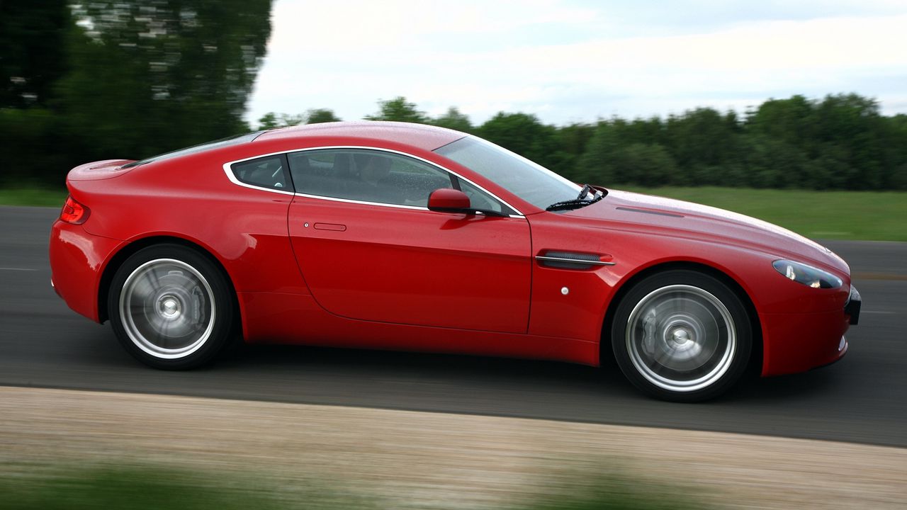 Wallpaper aston martin, v8, vantage, 2008, red, side view, style, speed