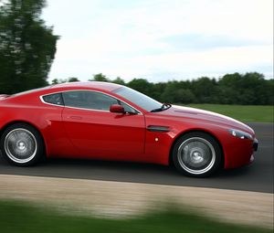 Preview wallpaper aston martin, v8, vantage, 2008, red, side view, style, speed