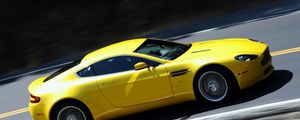 Preview wallpaper aston martin, v8, vantage, 2008, yellow, side view, cars, speed