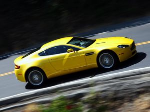 Preview wallpaper aston martin, v8, vantage, 2008, yellow, side view, cars, speed