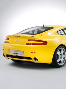 Preview wallpaper aston martin, v8, vantage, 2007, yellow, rear view, style