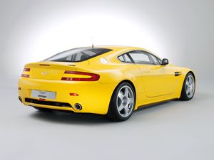 Preview wallpaper aston martin, v8, vantage, 2007, yellow, rear view, style