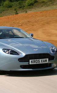 Preview wallpaper aston martin, v8, vantage, 2005, gray, front view, nature, cars