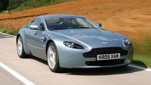 Preview wallpaper aston martin, v8, vantage, 2005, gray, front view, nature, cars